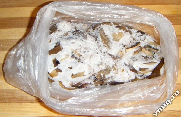 Замороженные грибы в пакете